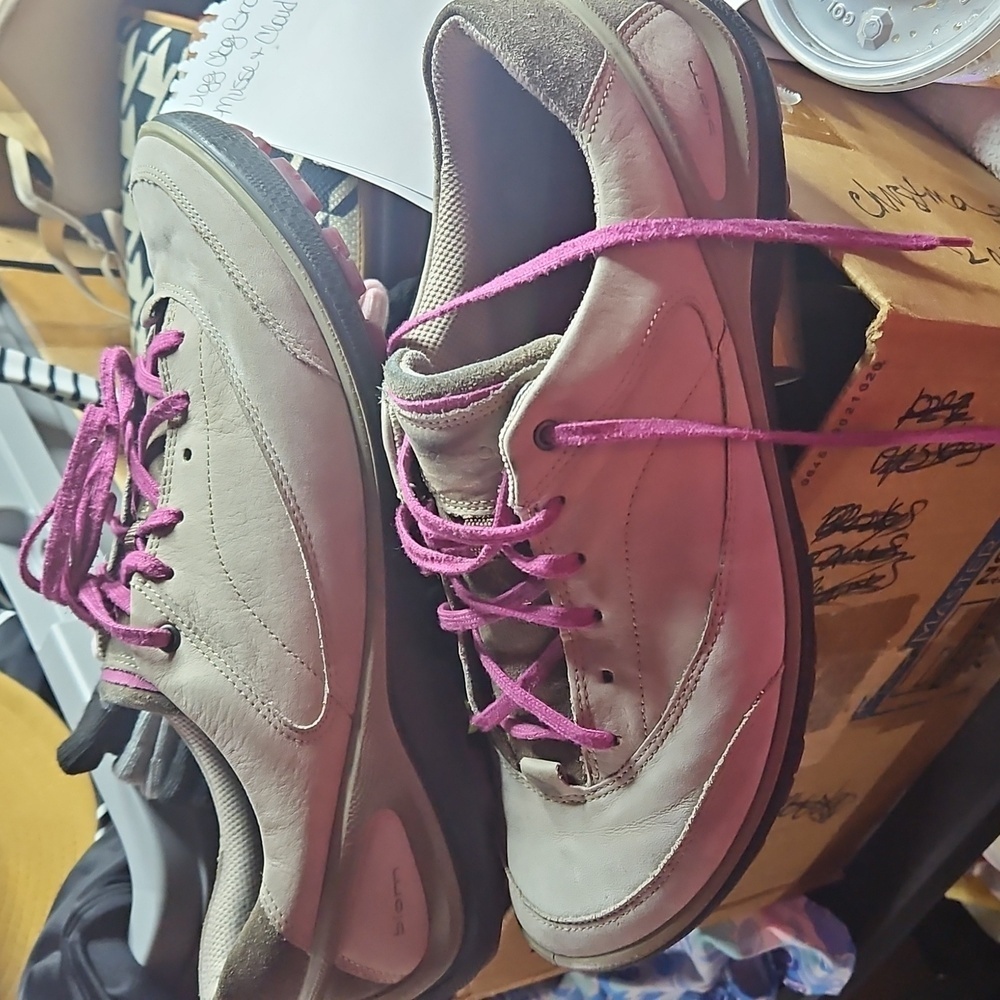 Ecco Biom Yak Natural Motion Shoe Size 10 Khaki With Purple Lace Up